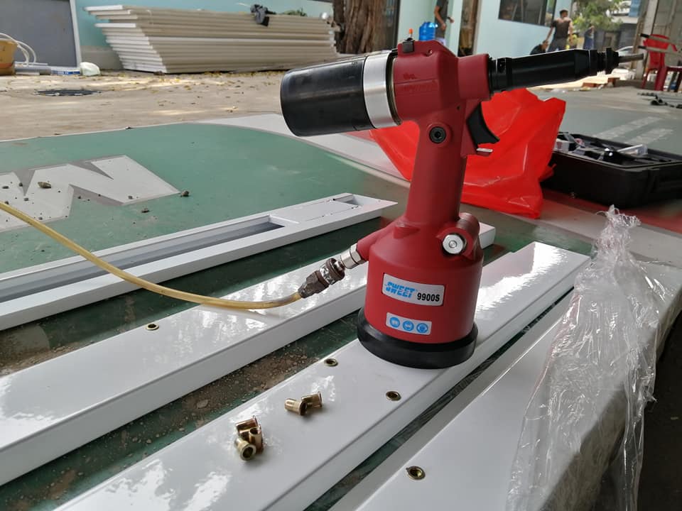 Súng rút ốc rive khí nén VIMET VSRV0312